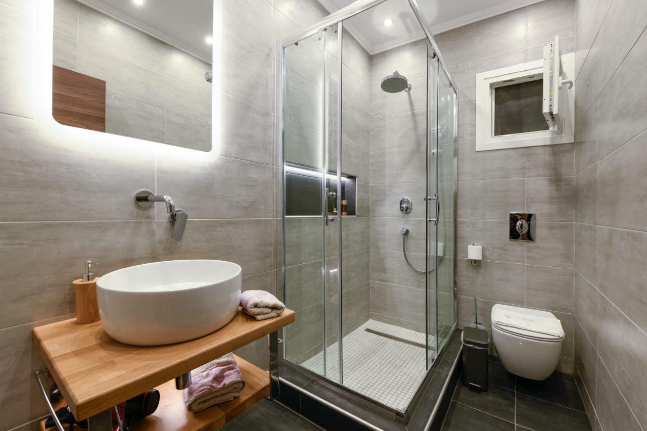 Adell Luxury Apartments Kavála Exterior photo